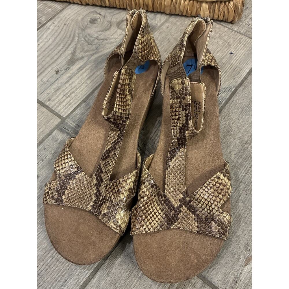 Adrienne Vittadini Tullio Women’s 7.5 Shoes Sandals Wedge Snake Print - Picture 4 of 7